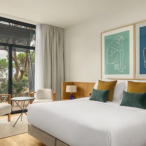 Premium King Room